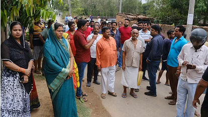 खोराबार टाउनशिप और मेडिसिटी परियोजना (Khorabar Township and Medicity Project) खिलाफ अभी लामबंद है स्थानीय किसान खोराबार टाउनशिप और मेडिसिटी परियोजना (Khorabar Township and Medicity Project) से निराश किसानों के ज्ञापन के मुख्य बिंन्दु