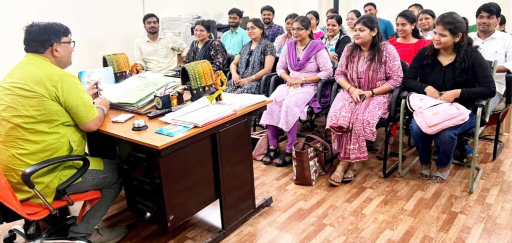 English department ddu के शोधार्थी करेंगे डिजिटल मानविकी पर पुस्तक प्रकाशित अग्रेंजी विभाग डीडीयू (English department ddu) के डिजीटल मानविकी पुस्तक का विवरण