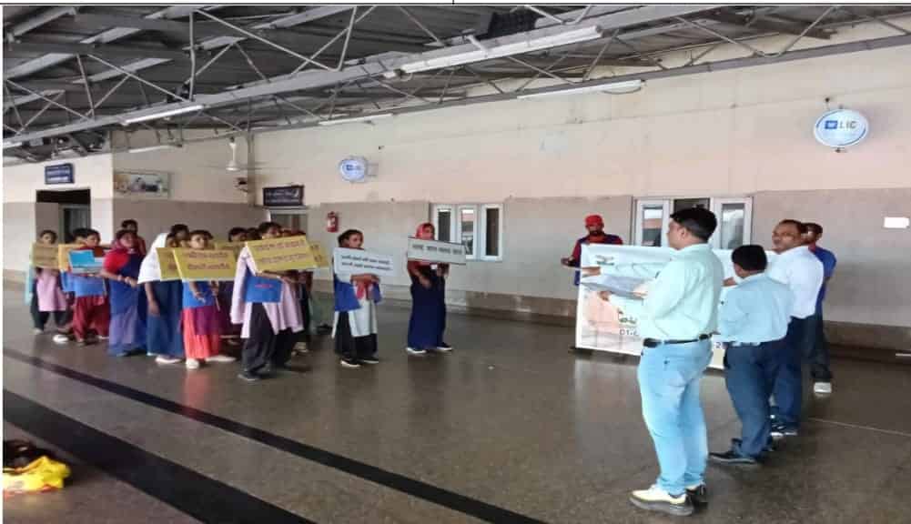 गोरखपुर समाचार : टॉप 10 महत्वपूर्ण समाचार फटाफट अंदाज में गोरखपुर समाचार : टॉप 9 महत्वपूर्ण समाचार फटाफट अंदाज में