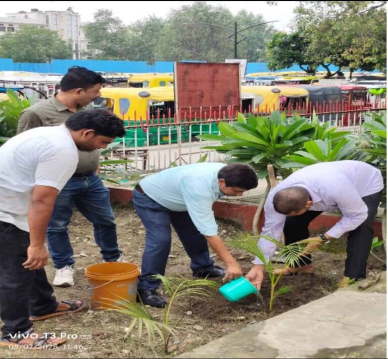 स्वच्छता पखवाड़ा: लखनऊ मंडल में जागरूकता रैली और श्रमदान