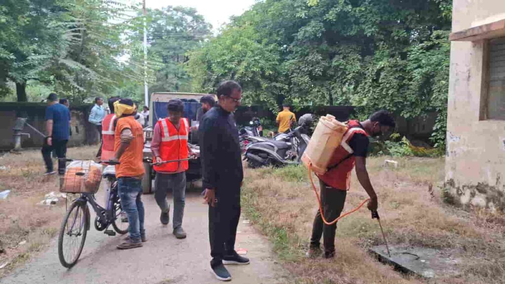 हर रविवार-मच्छर पर वार अभियान से डेंगू के प्रसार को रोकने पर जोर हर रविवार-मच्छर पर वार से डेंगू पर नियंत्रण की नीति