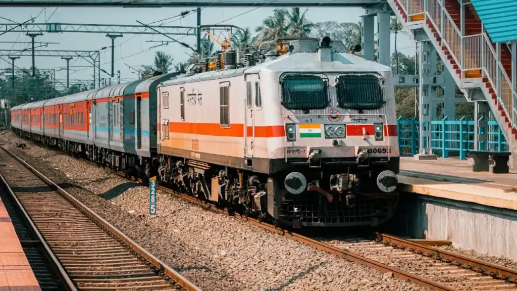 UP Police SI Exam Special Train - टाइम टेबल जारी! यूपी पुलिस एसआई परीक्षा स्पेशल ट्रेन (UP Police SI Exam Special Train) से छात्रों को बड़ी राहत