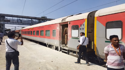 लखनऊ जंक्शन ट्रेन निरस्तीकरण (Lucknow Junction Train Cancellation) लखनऊ जंक्शन ट्रेन निरस्तीकरण (Lucknow Junction Train Cancellation): मेगा ब्लॉक से कई गाड़ियां प्रभावित