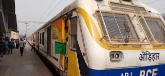 वाराणसी मंडल ट्रेन डायवर्जन (Varanasi Division Train Diversion)! वाराणसी मंडल ट्रेन डायवर्जन (Varanasi Division Train Diversion): मेगा ब्लॉक से कई ट्रेनें निरस्त और डायवर्ट